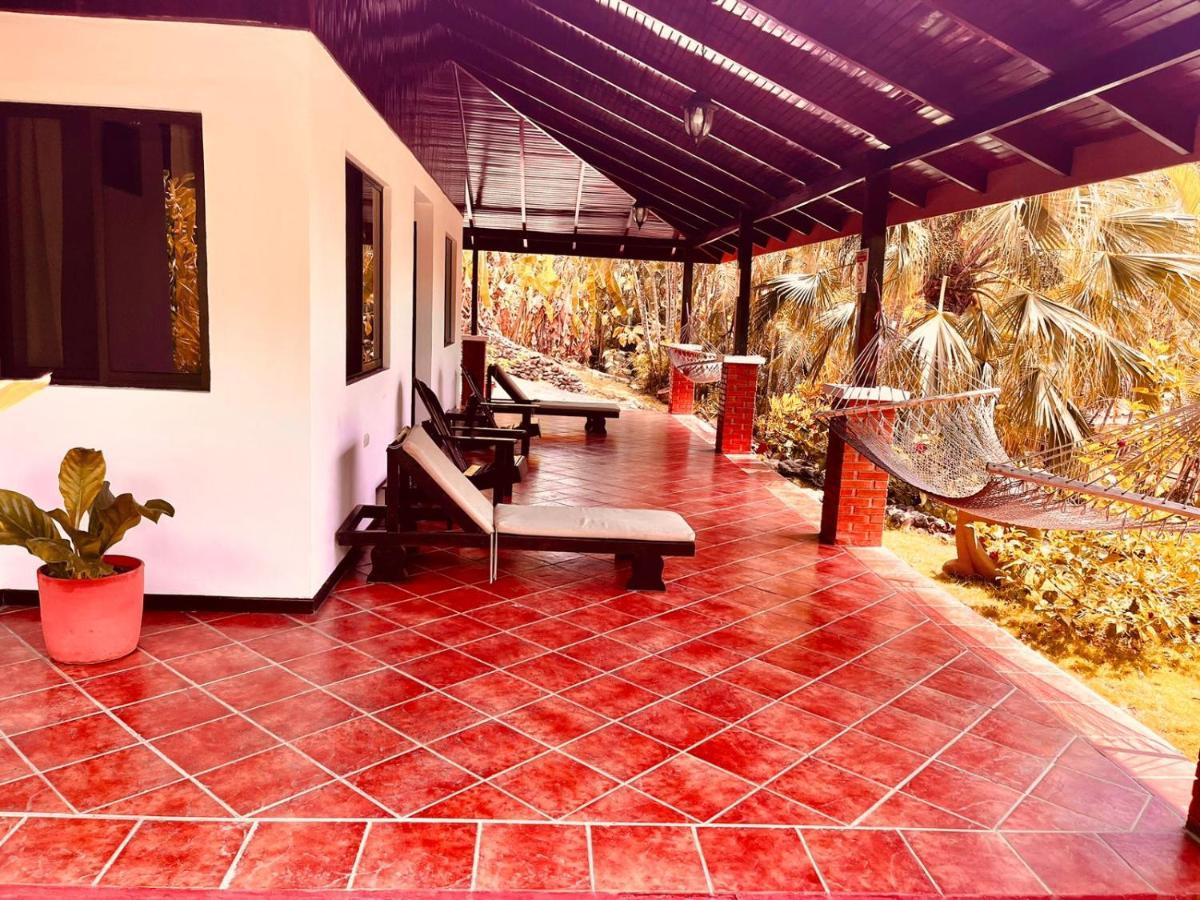 Hotel El Jardin Montezuma Buitenkant foto